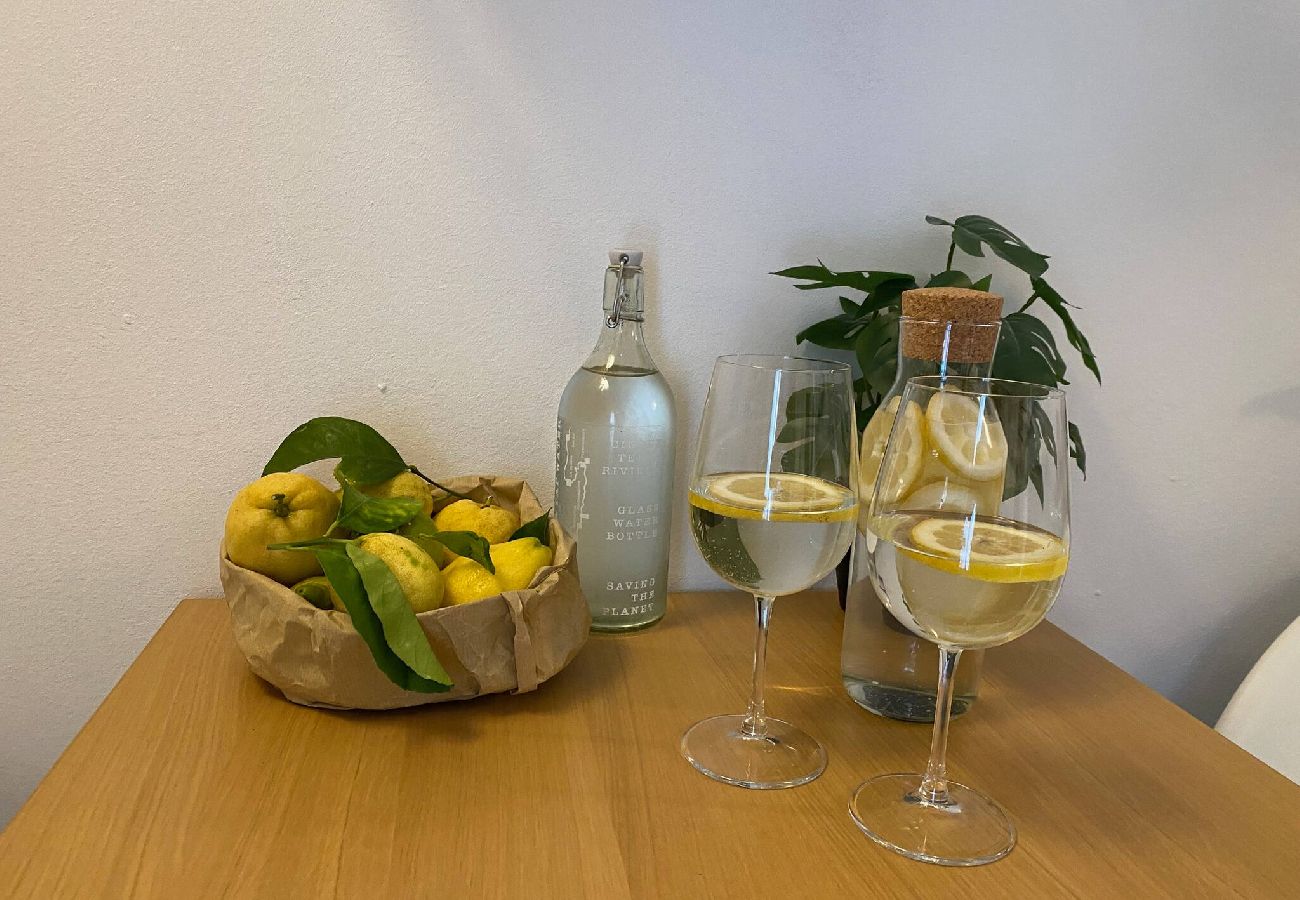 Apartamento en Monterosso al Mare - Fetta di Limone Apartment with AC and Patio