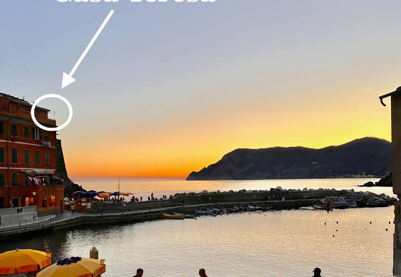 Apartamento en Vernazza - Casa Teresa with AC and Sea View Balcony