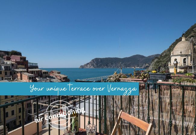 Estudio en Vernazza - La Torretta dei Merli Studio with Unique Views