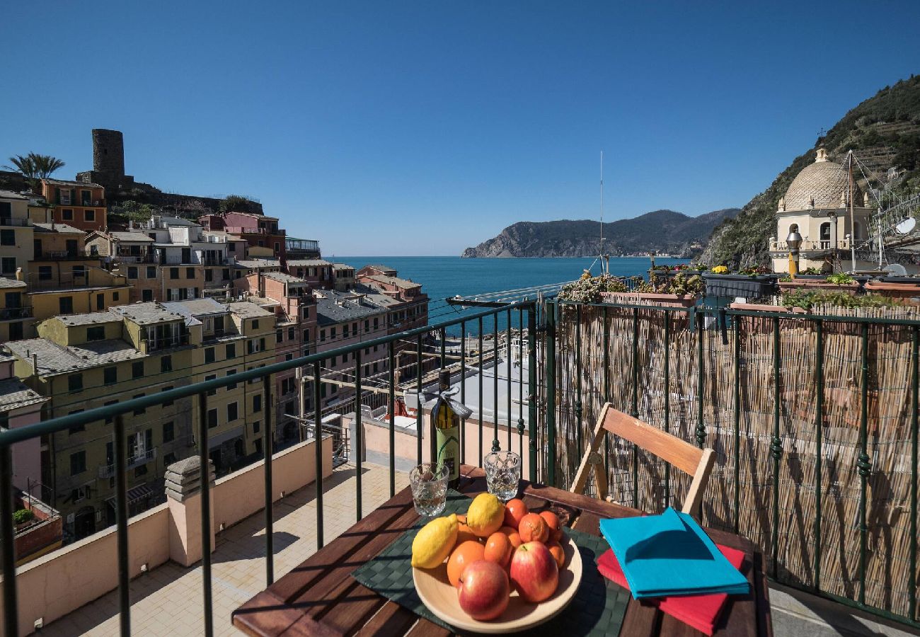 Estudio en Vernazza - La Torretta dei Merli Studio with Unique Views