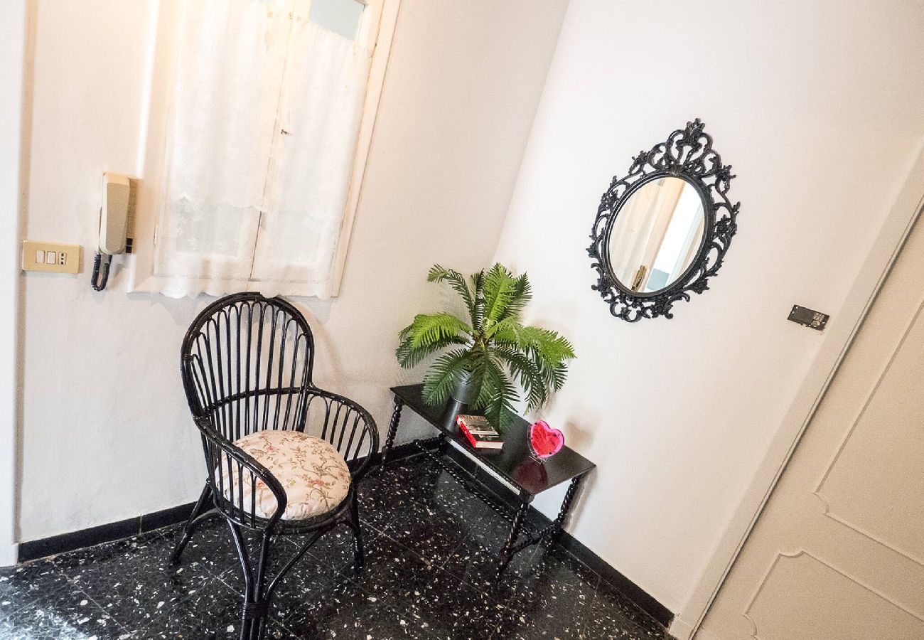 Apartamento en Vernazza - Recanissu Apartment with Balcony & AC