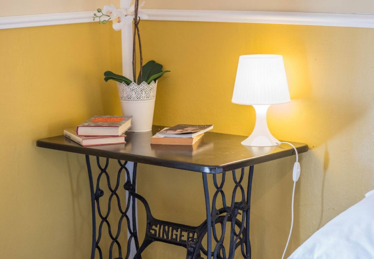 Apartamento en Vernazza - Recanissu Apartment with Balcony & AC