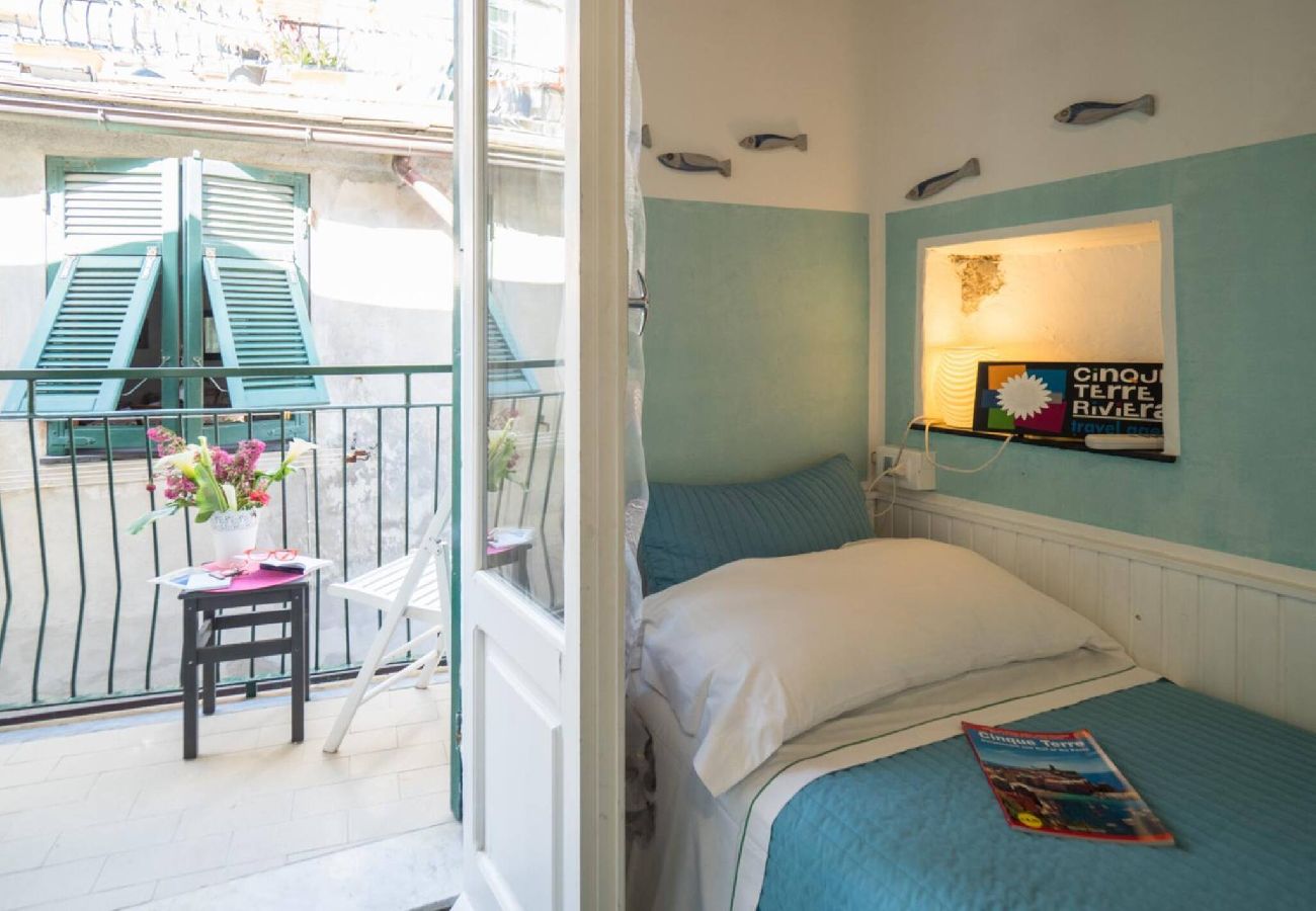 Apartamento en Vernazza - Recanissu Apartment with Balcony & AC