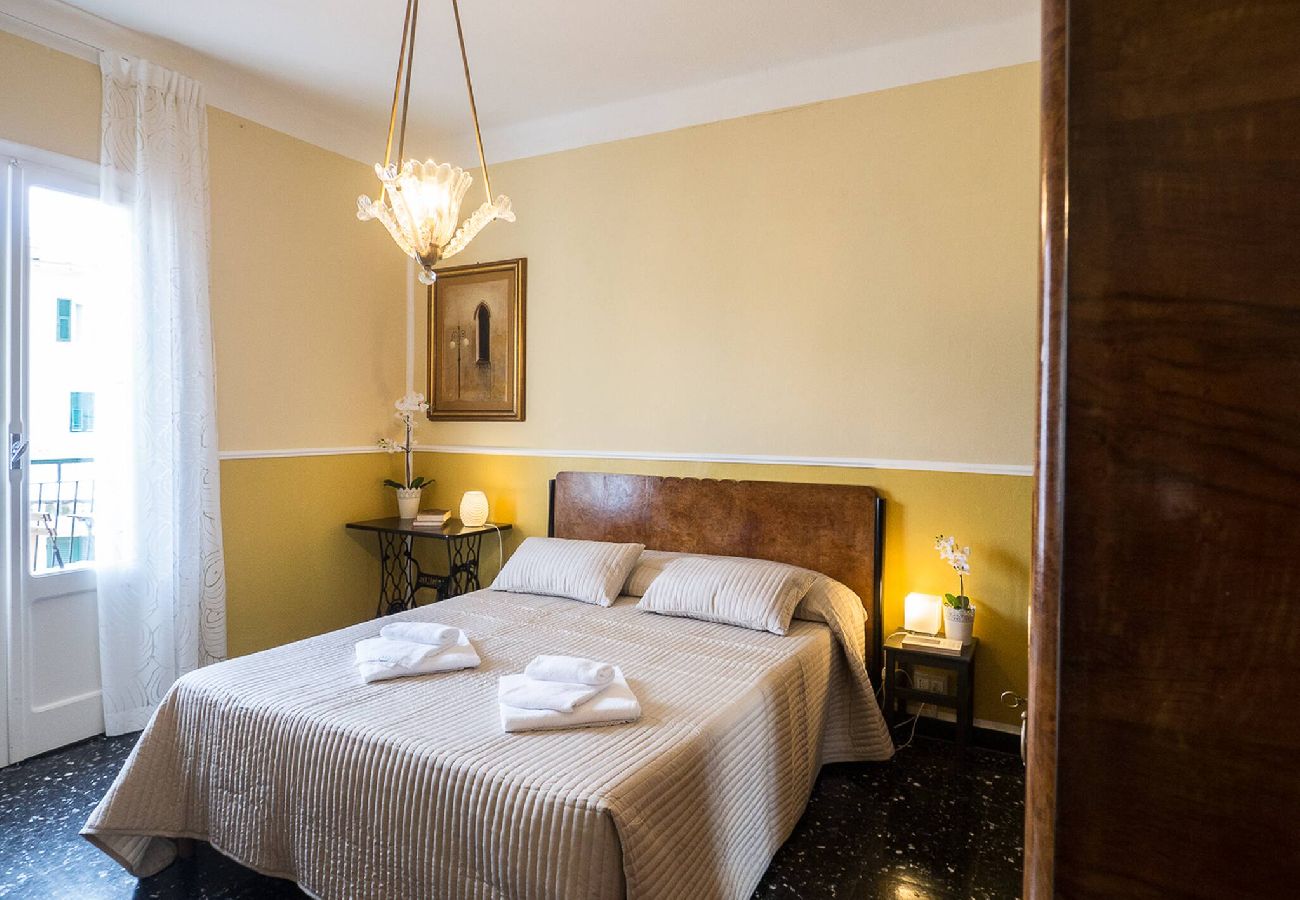 Apartamento en Vernazza - Recanissu Apartment with Balcony & AC