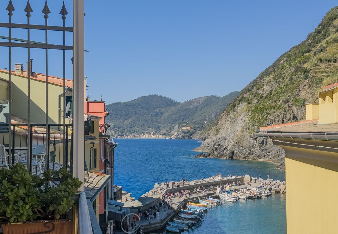 Apartamento en Vernazza - Gemma Apartment with AC & Sea View Balcony