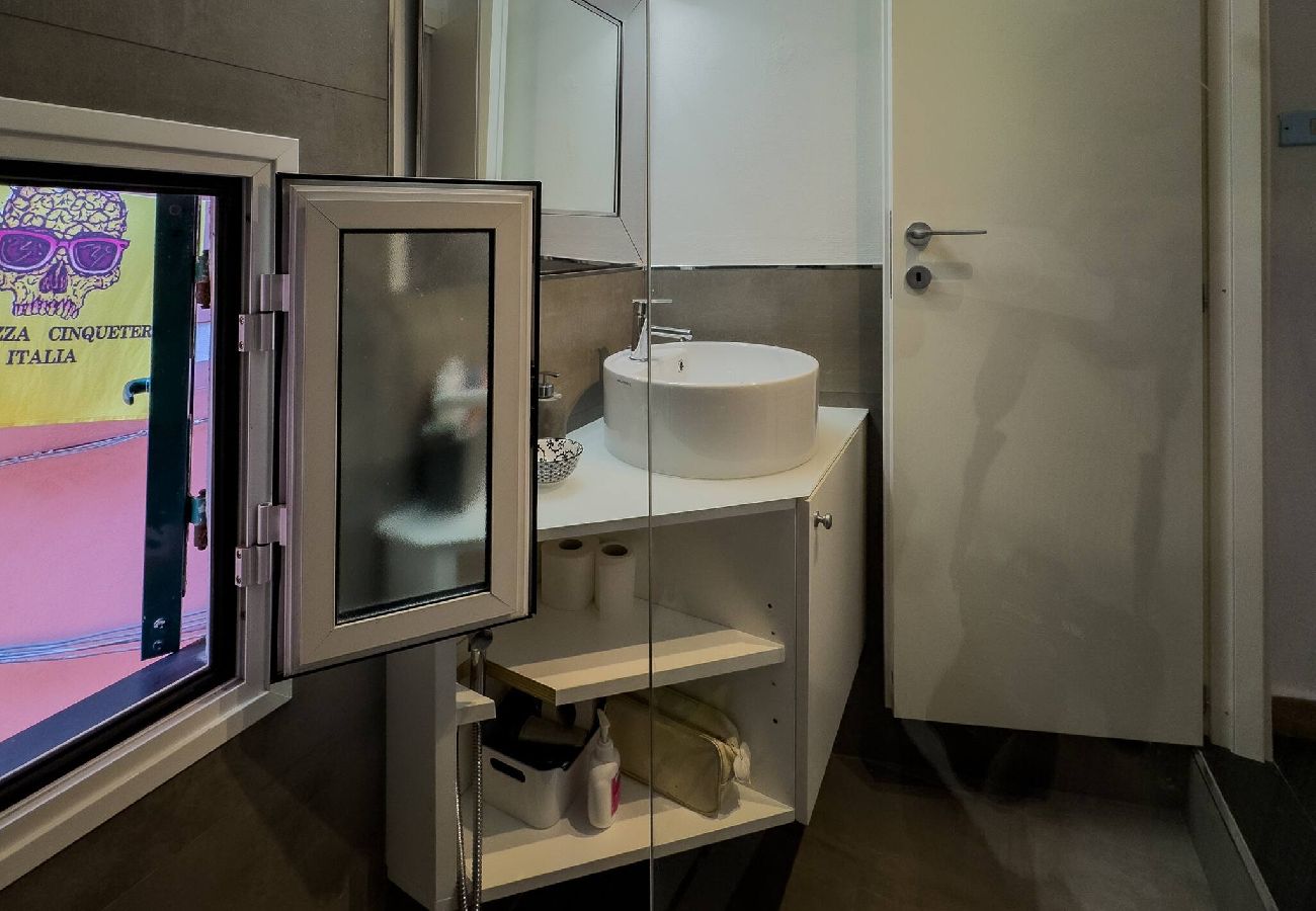 Appartement à Vernazza - La Maison de la Mer with Terrace and AC