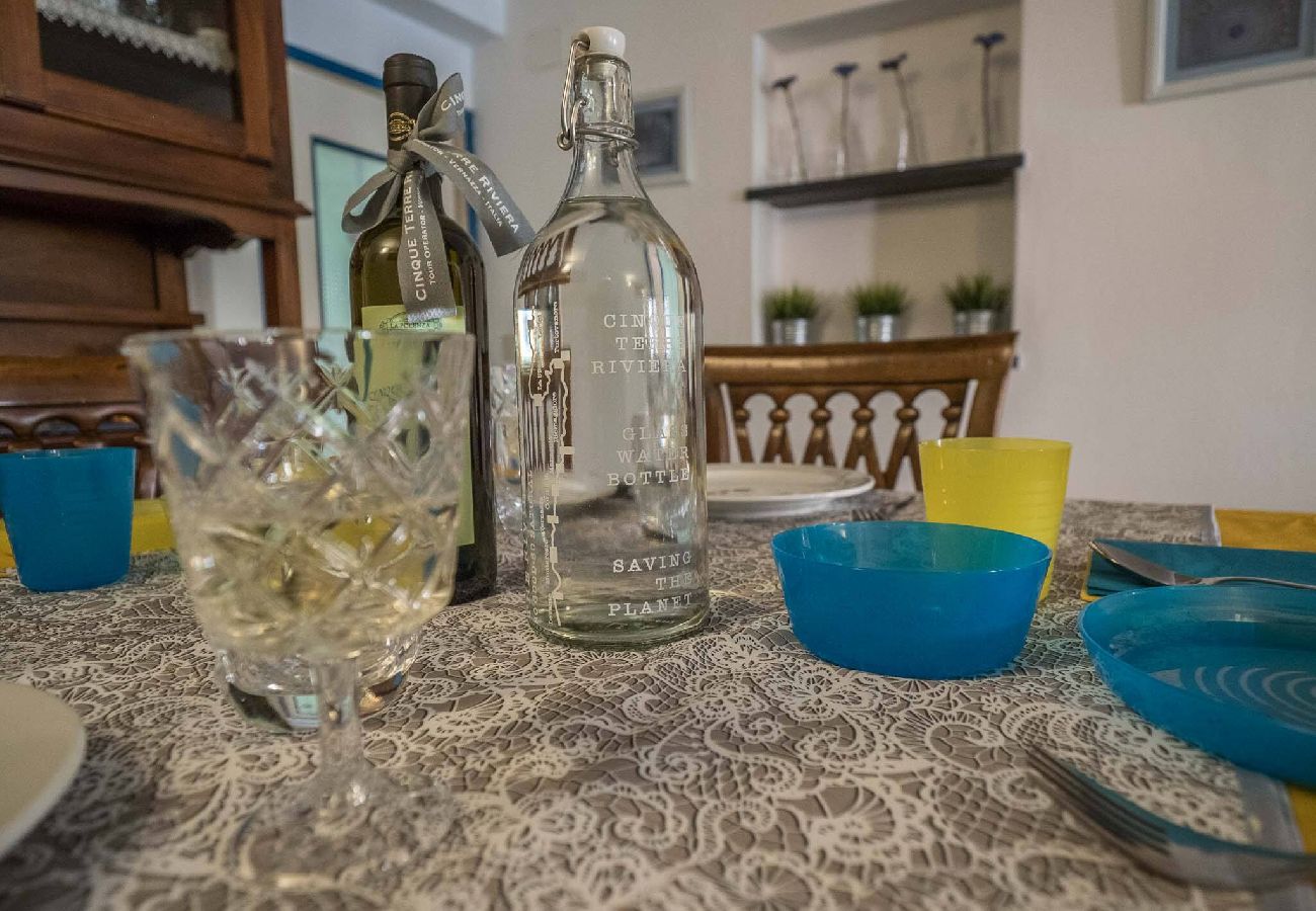 Appartement à Vernazza - Mainetta Sea View Apartment with AC