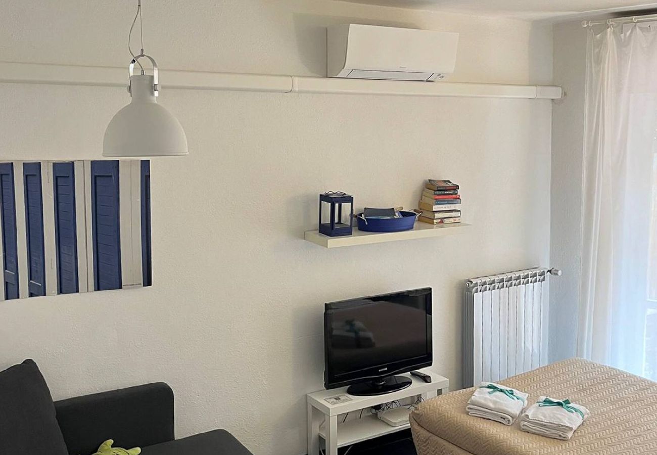 Appartement à Monterosso al Mare - Sciacchetrà Apartment with AC & Patio