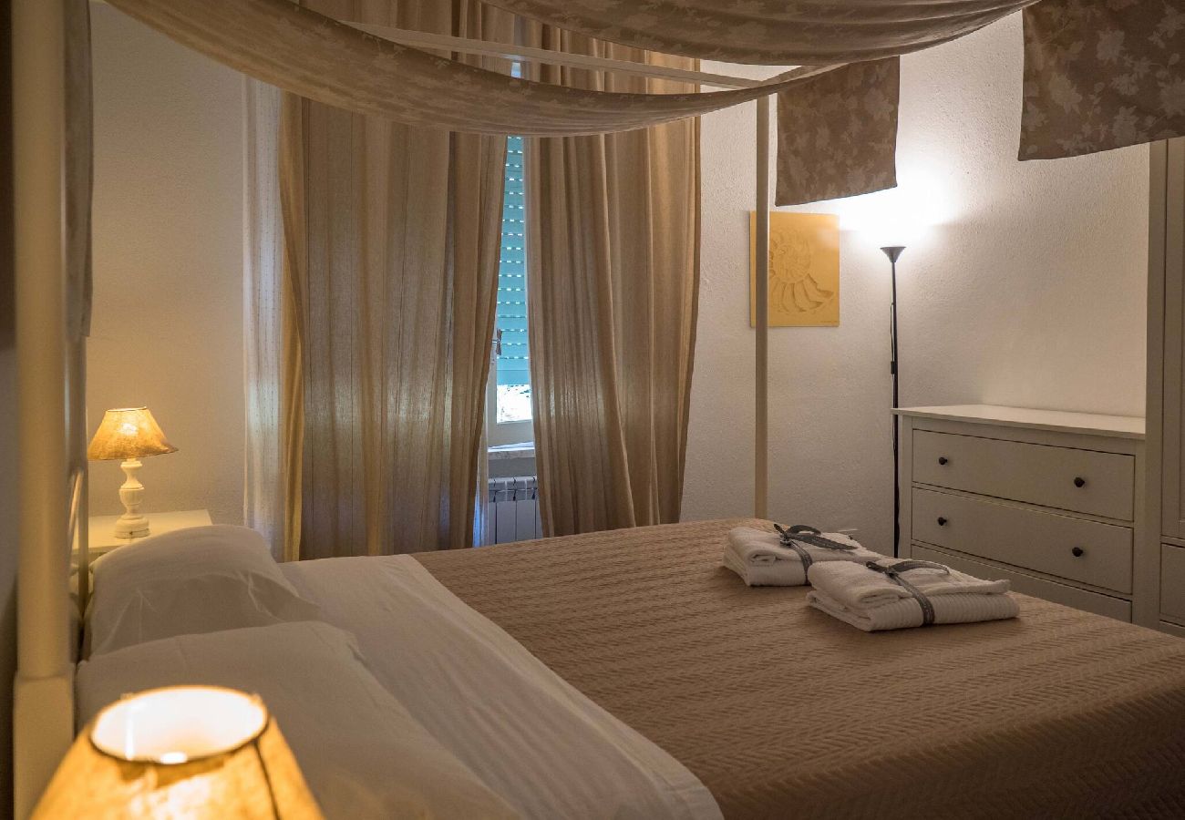 Appartement à Monterosso al Mare - Sciacchetrà Apartment with AC & Patio