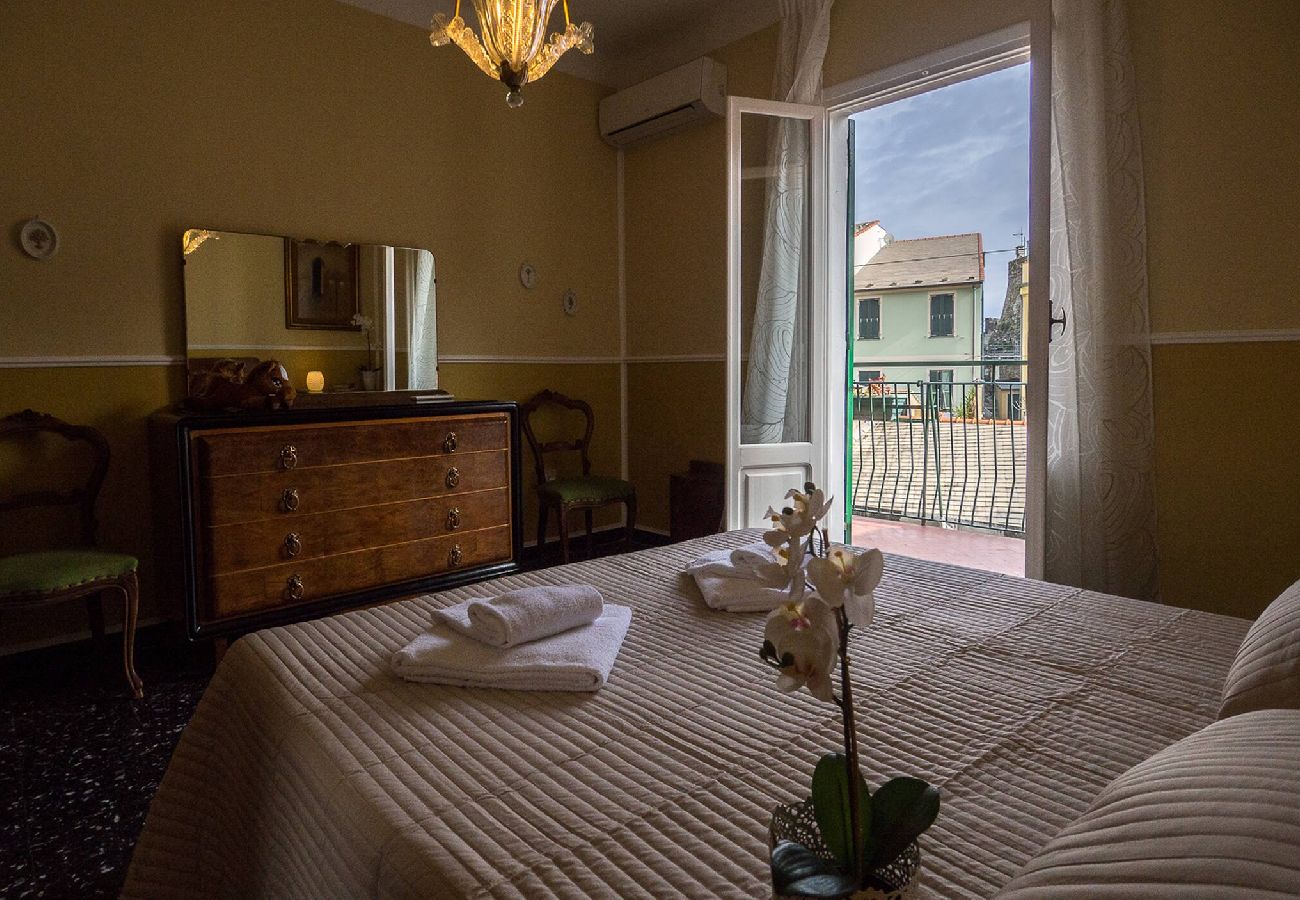 Appartement à Vernazza - Recanissu Apartment with Balcony & AC