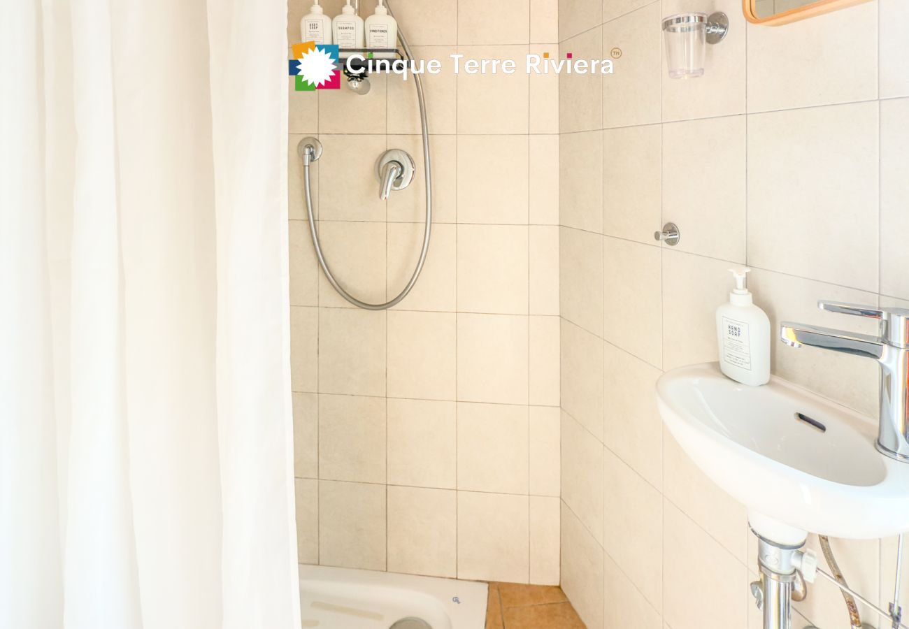 Apartamento em Vernazza - El Nin Apartment with Terrace & AC