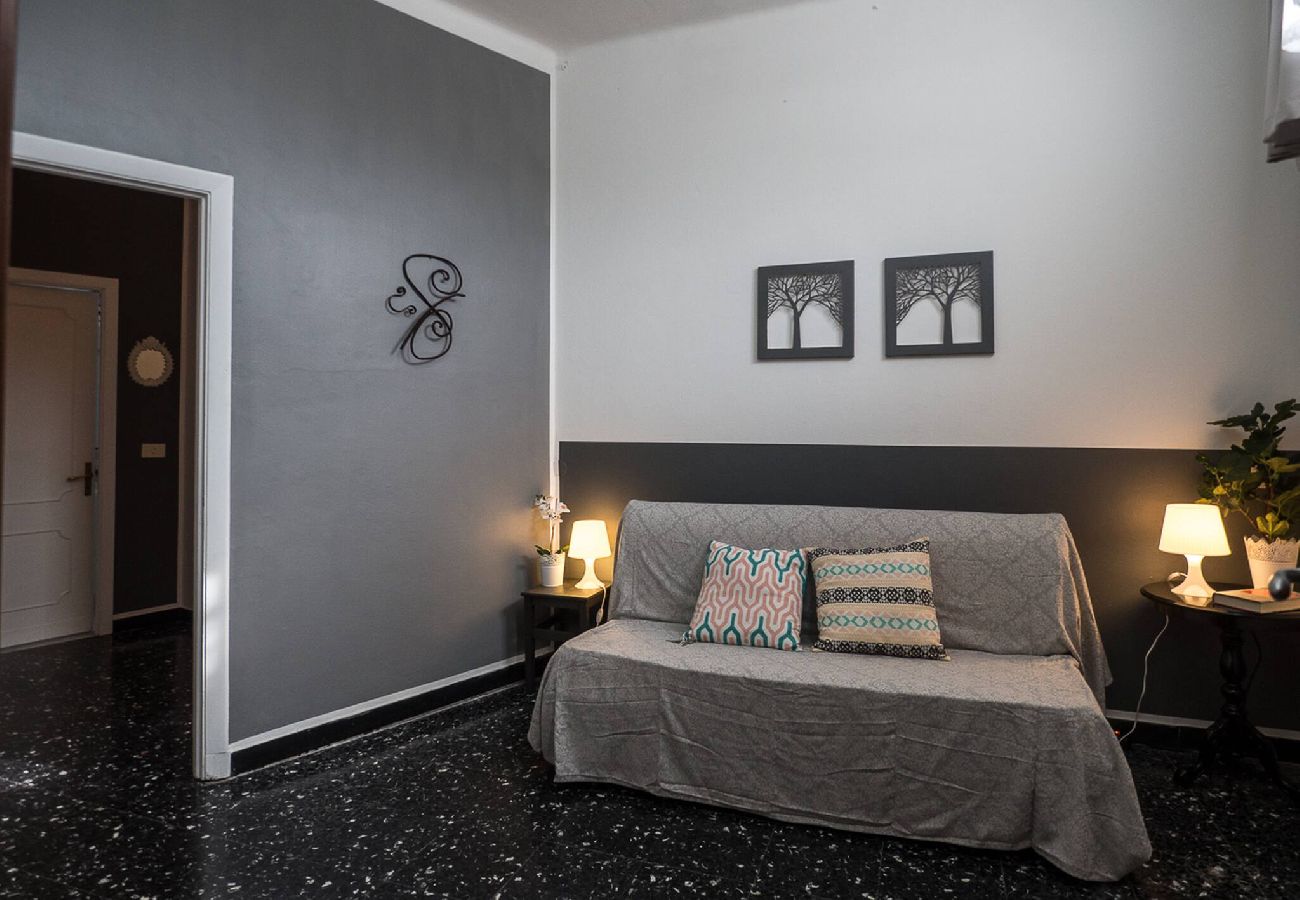 Apartamento em Vernazza - Recanissu Apartment with Balcony & AC