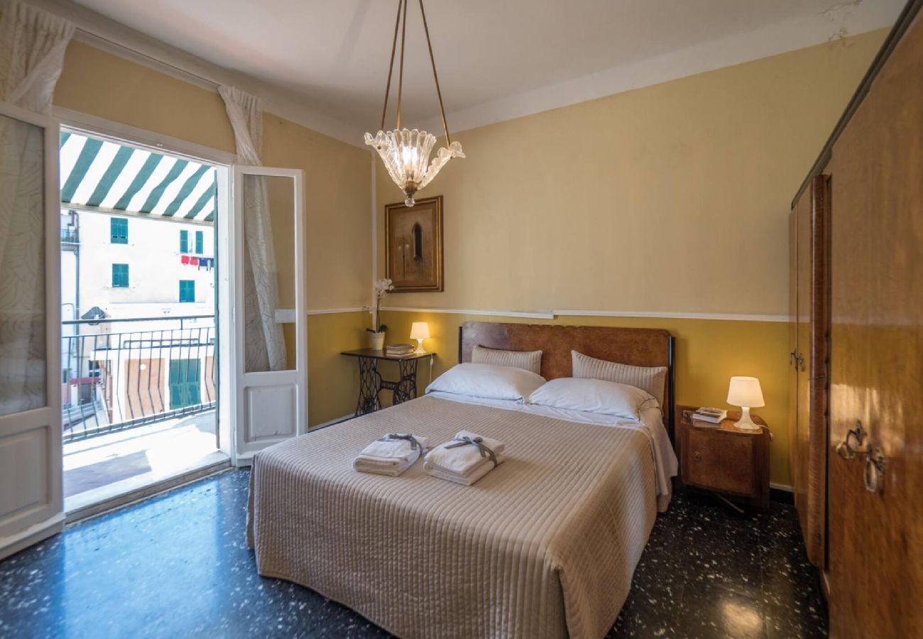 Apartamento em Vernazza - Recanissu Apartment with Balcony & AC