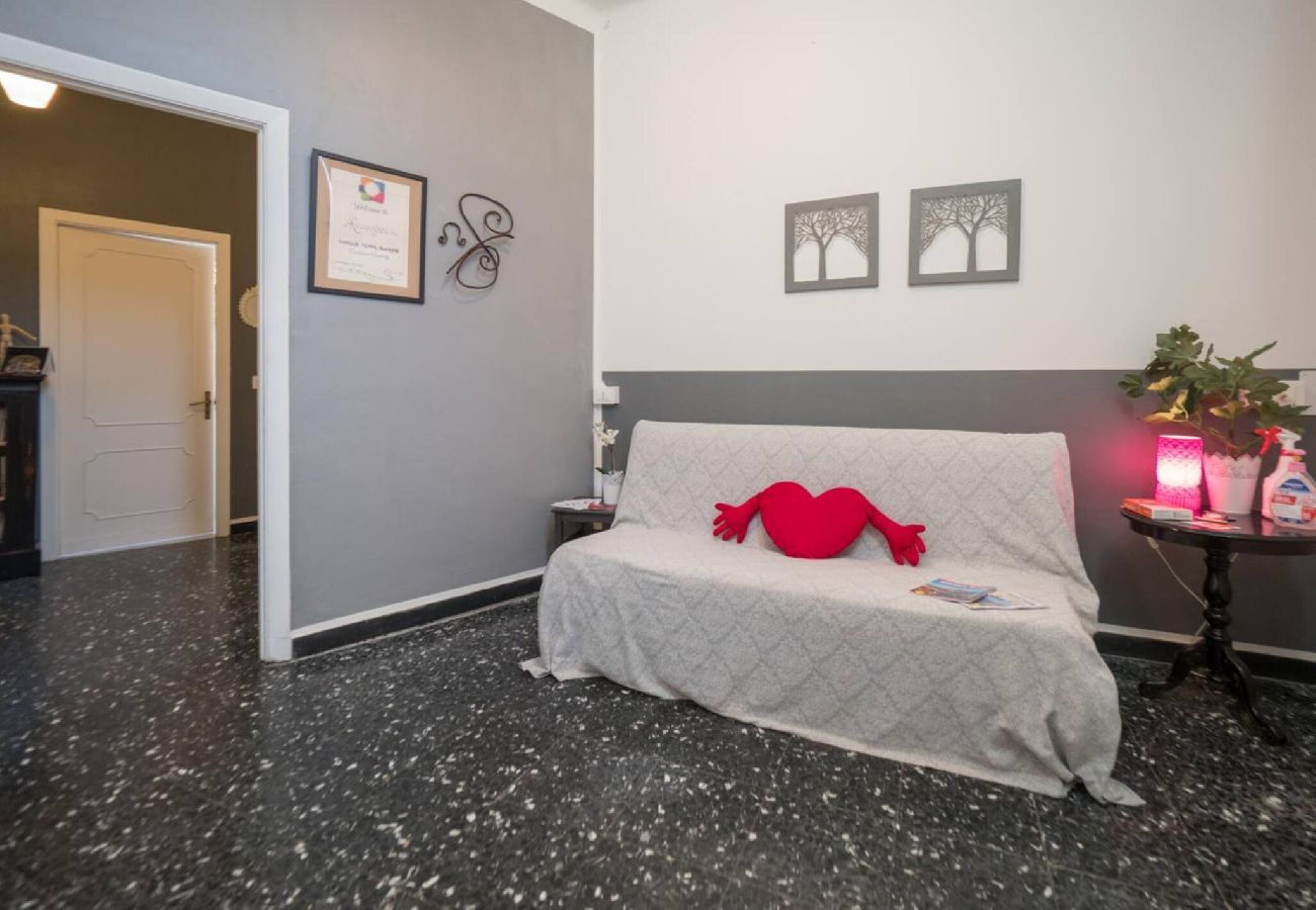 Apartamento em Vernazza - Recanissu Apartment with Balcony & AC