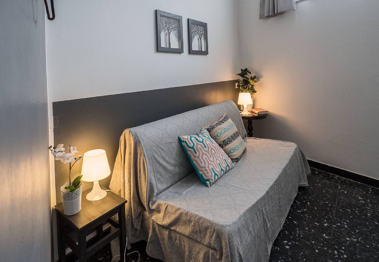 Apartamento em Vernazza - Recanissu Apartment with Balcony & AC