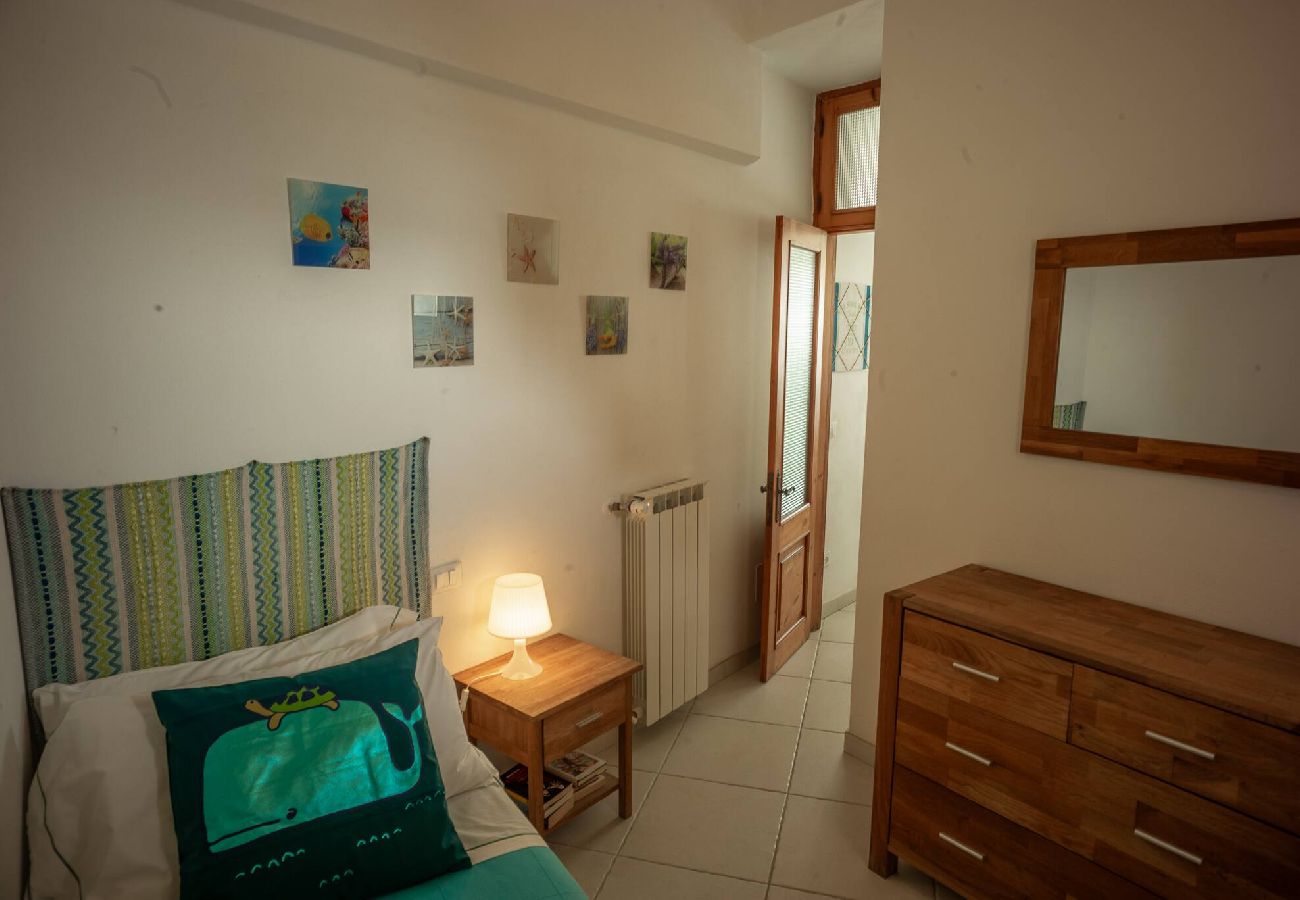 Apartamento em Vernazza - Unda de Ma Apartment with AC & Sea View Balcony