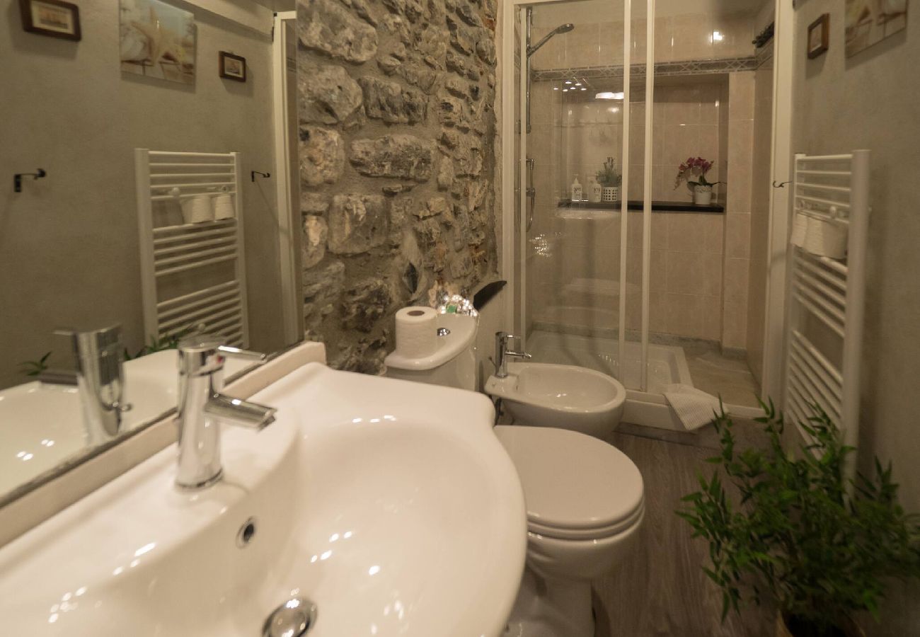 Apartamento em Vernazza - Petrella´s Point Studio with AC