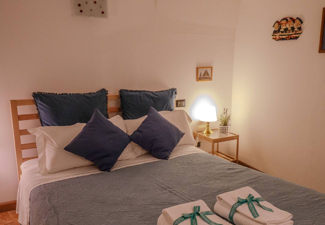 Apartamento em Vernazza - Petrella´s Point Studio with AC
